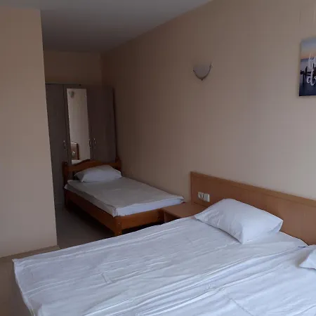 Apart Hotel Ravda ラヴダ