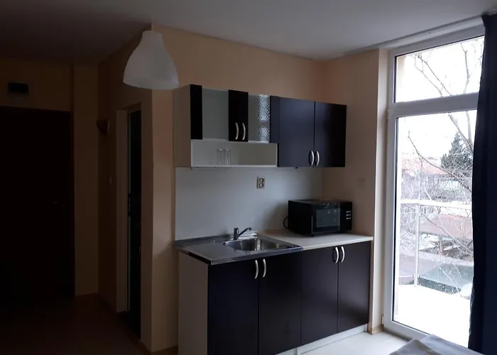 Apart Hotel Ravda 아파트호텔 3*